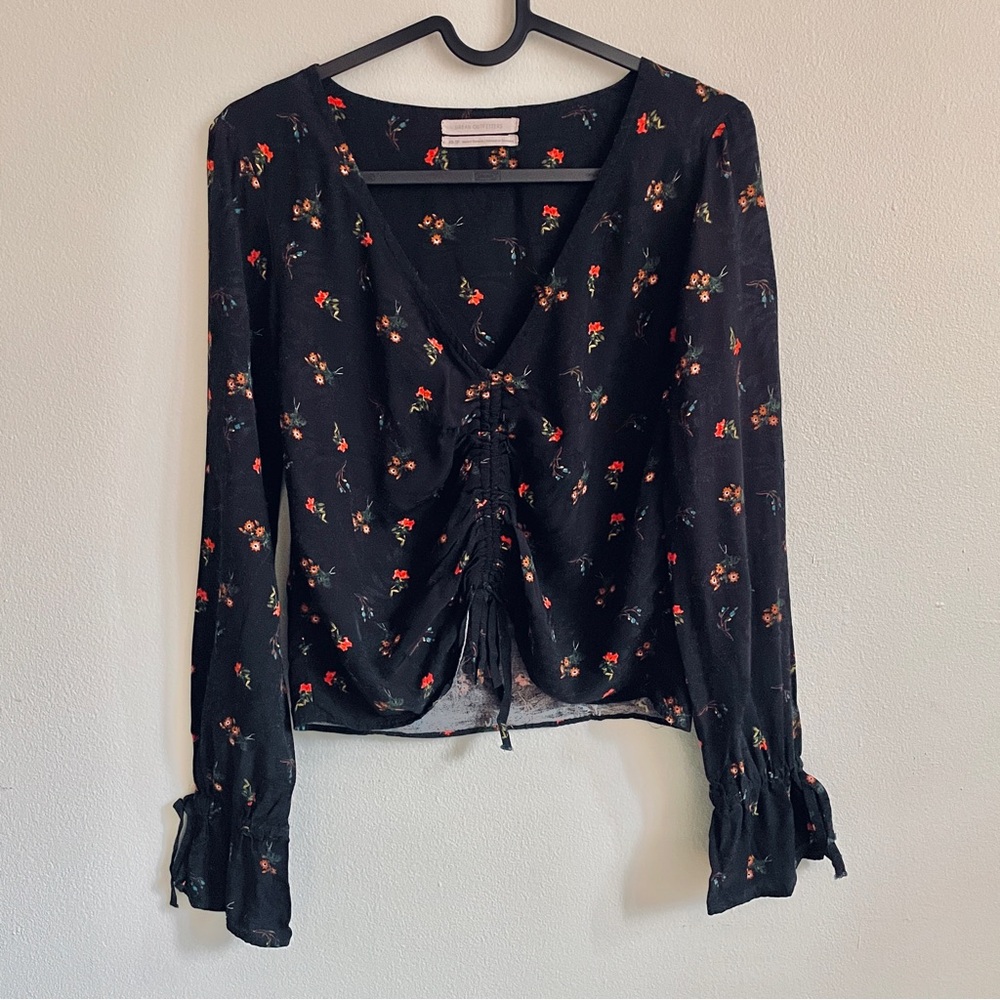🌹 Urban Outfitters Deep V Cinched Ruffle Top - Picture 5 of 6